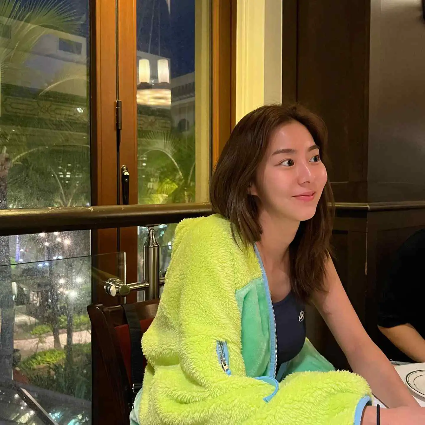 Uee - uee-4.webp